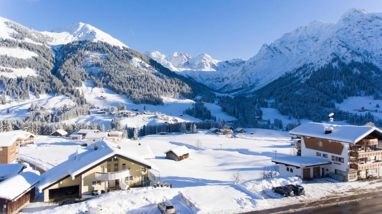 Villa Vanessa Kleinwalsertal Mittelberg Exteriör bild